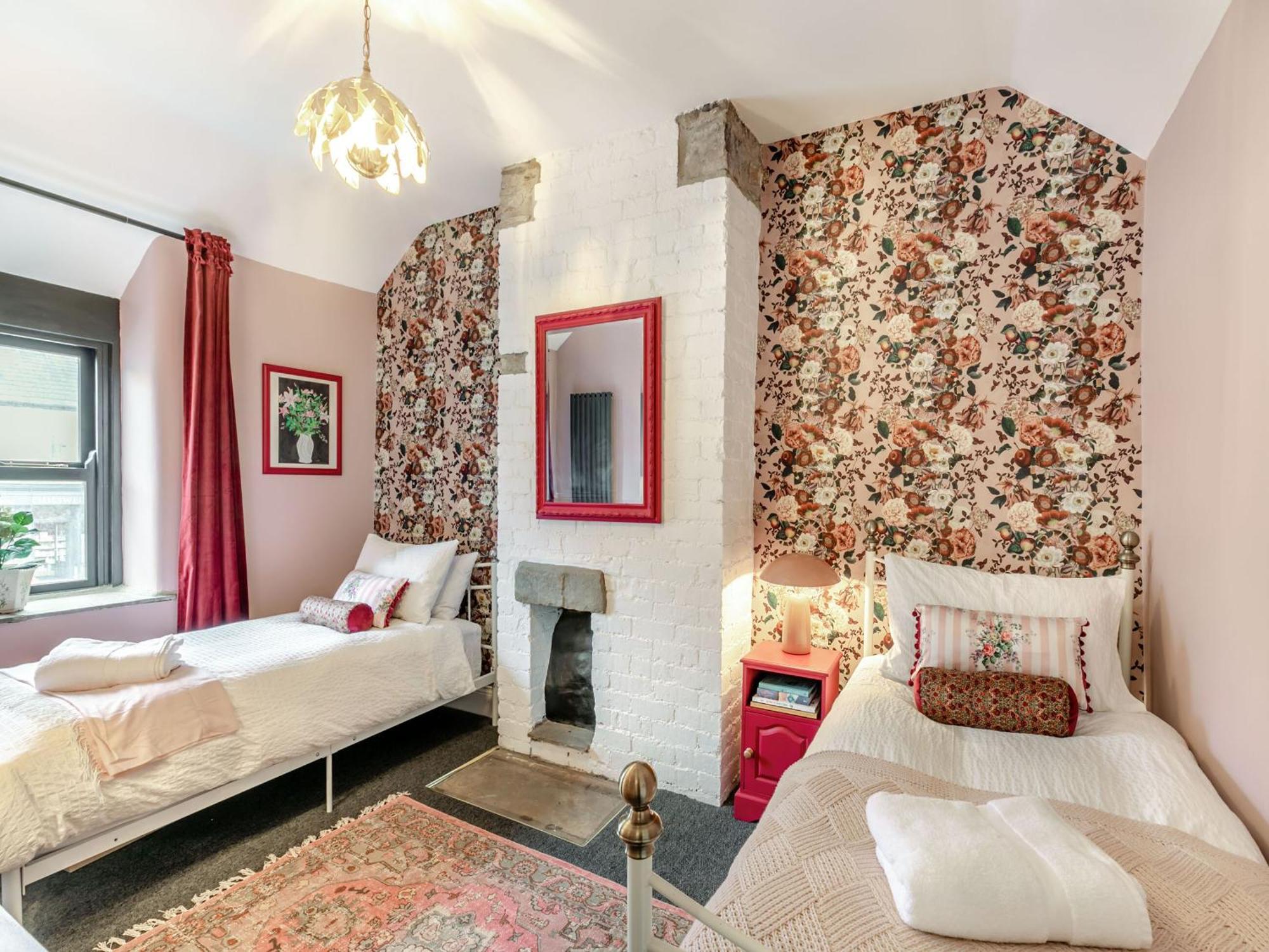 Verona House Tideswell Ngoại thất bức ảnh